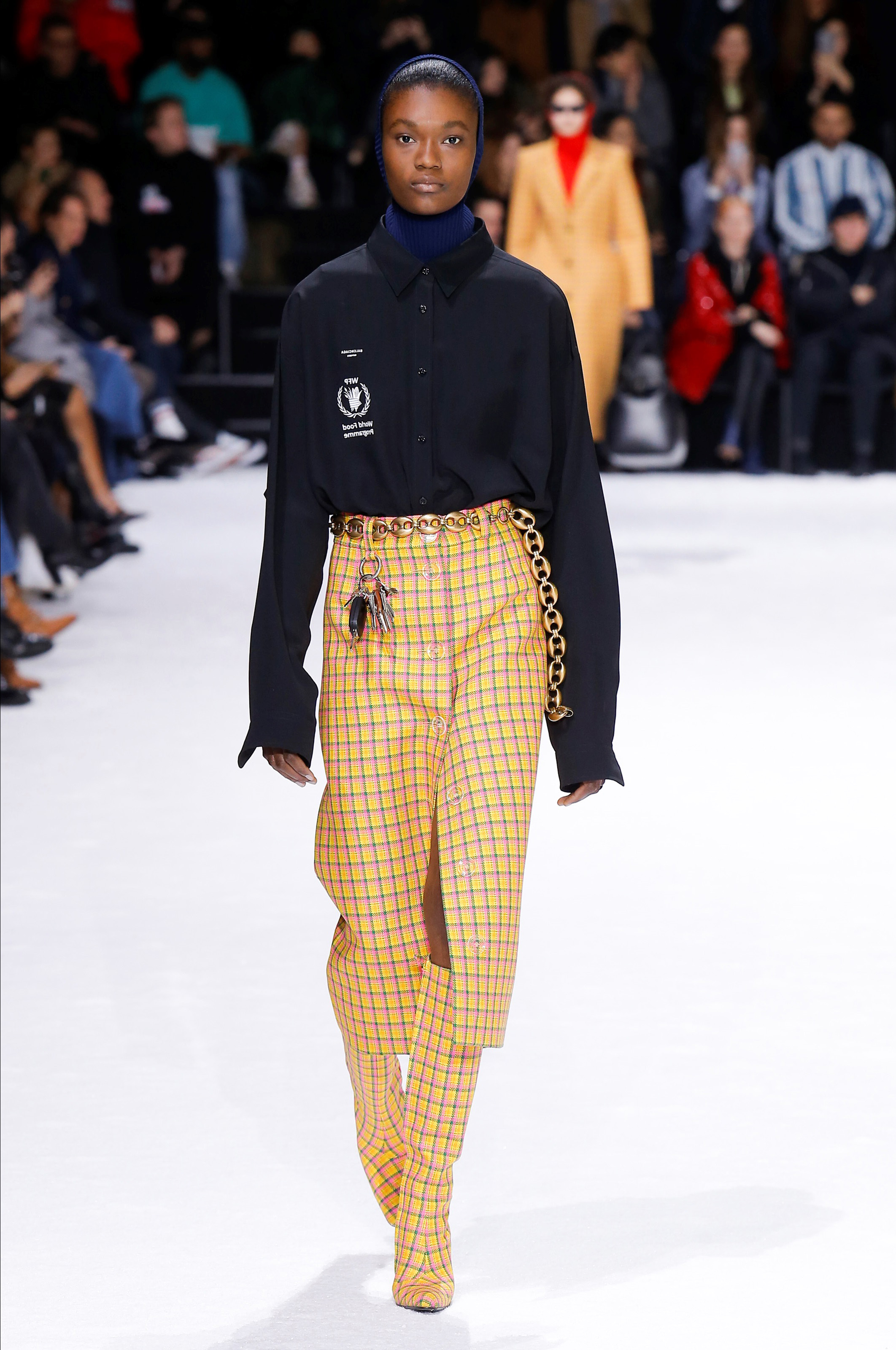 Баленсиага: мода на осень 2018/2019 на супер-объем oversize