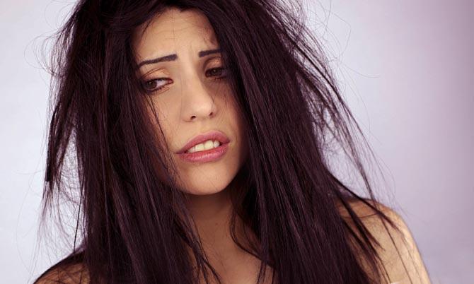 Причины сухости и ломкости волос разные, как и методы лечения