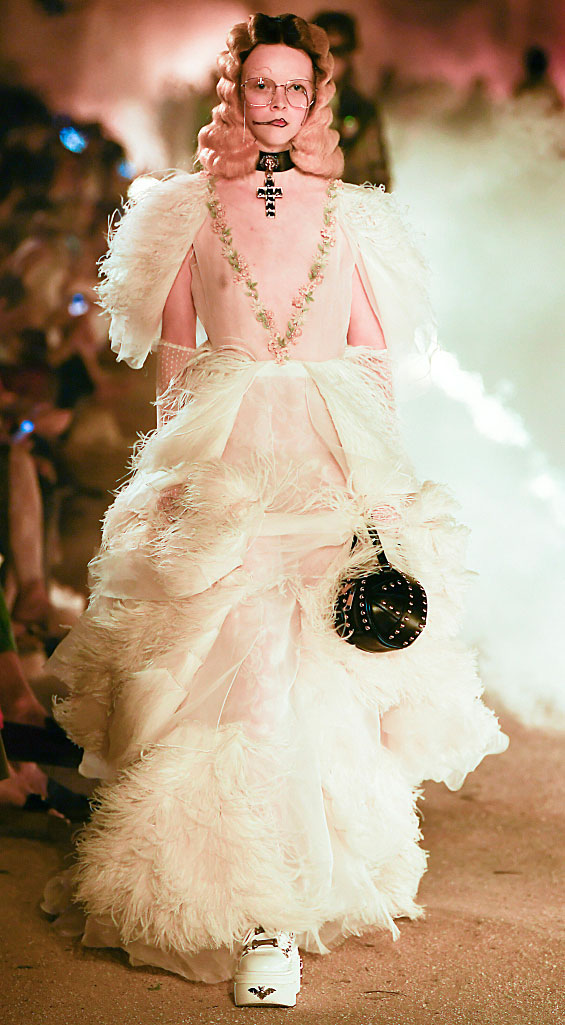 Готические вечерние платья Gucci в коллекции Cuise на лето 2018 2019!