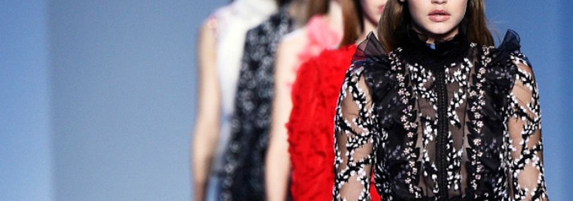 Коллекция Giambattista Valli Haute Couture Fall Winter 2016/2017 - монохромная роскошь, утончённые образы!