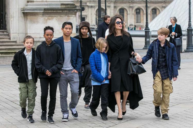 Новости дня: Анджелина Джоли может потерять опеку над своими детьми 