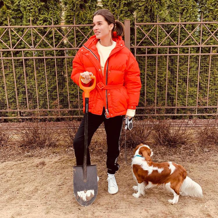 Ксения Бородина с собакой 