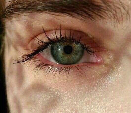 Зеленые глаза картинки