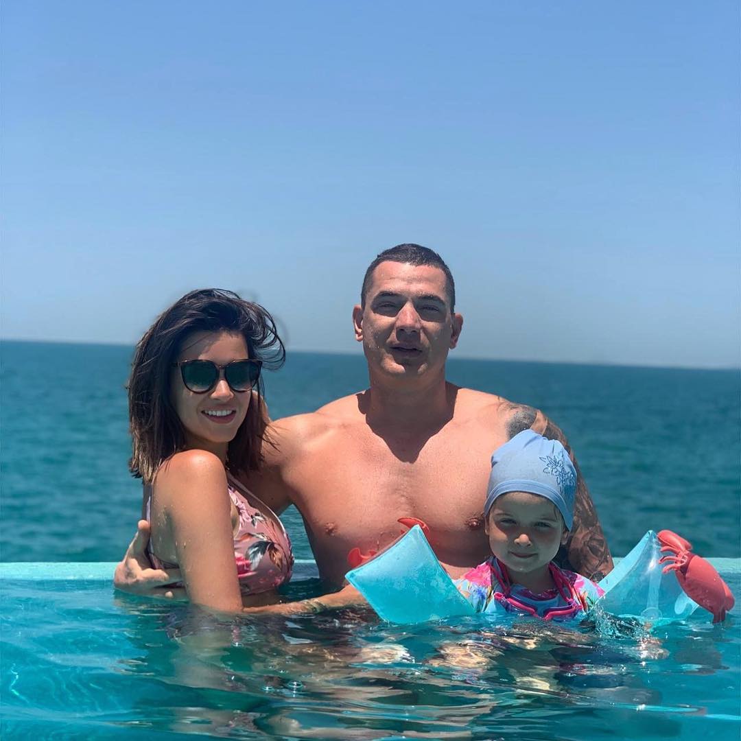 Ксения Бородина с мужем и младшей дочкой