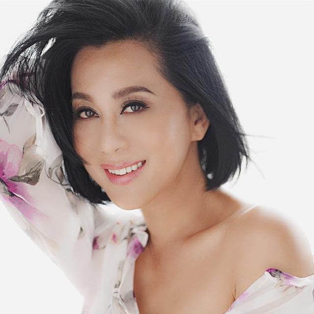 Nguyễn Cao Kỳ Duyên, профессиональный музыкант и шикарная женщина