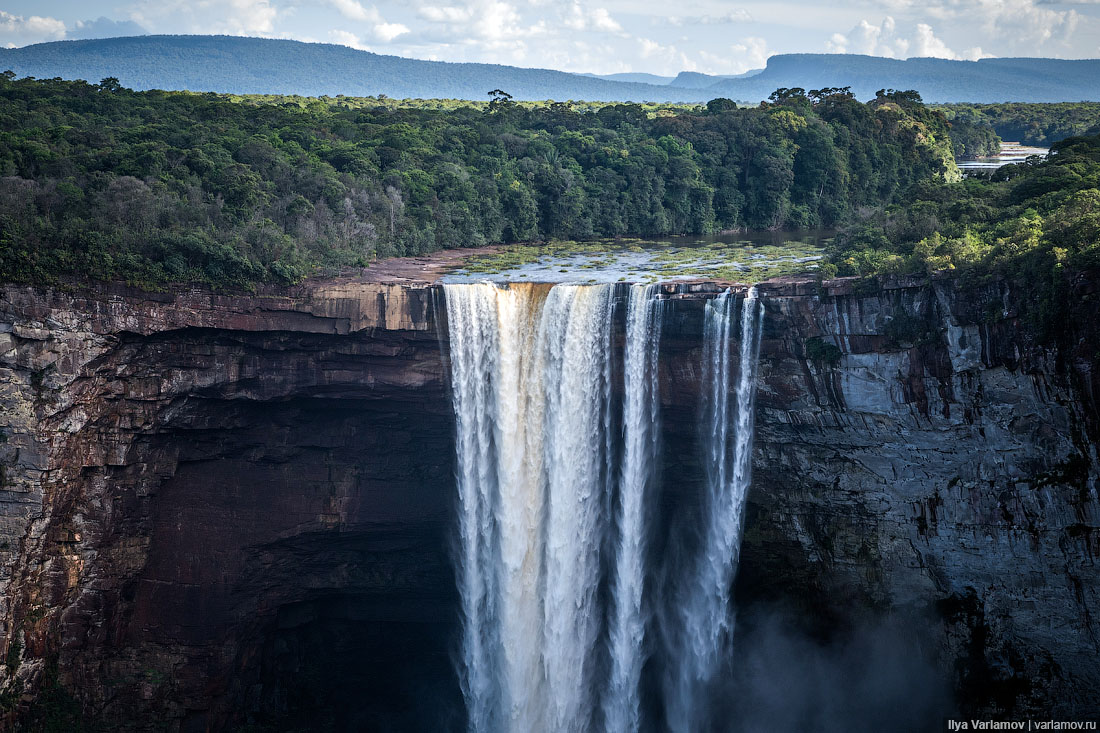 Река самый большой водопад. Водопад Кайетур. Гайана водопад КЕЙТУР. Анхель Кайетур. Кайетур самый высокий водопад в мире..