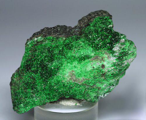 зеленые камни и минералы