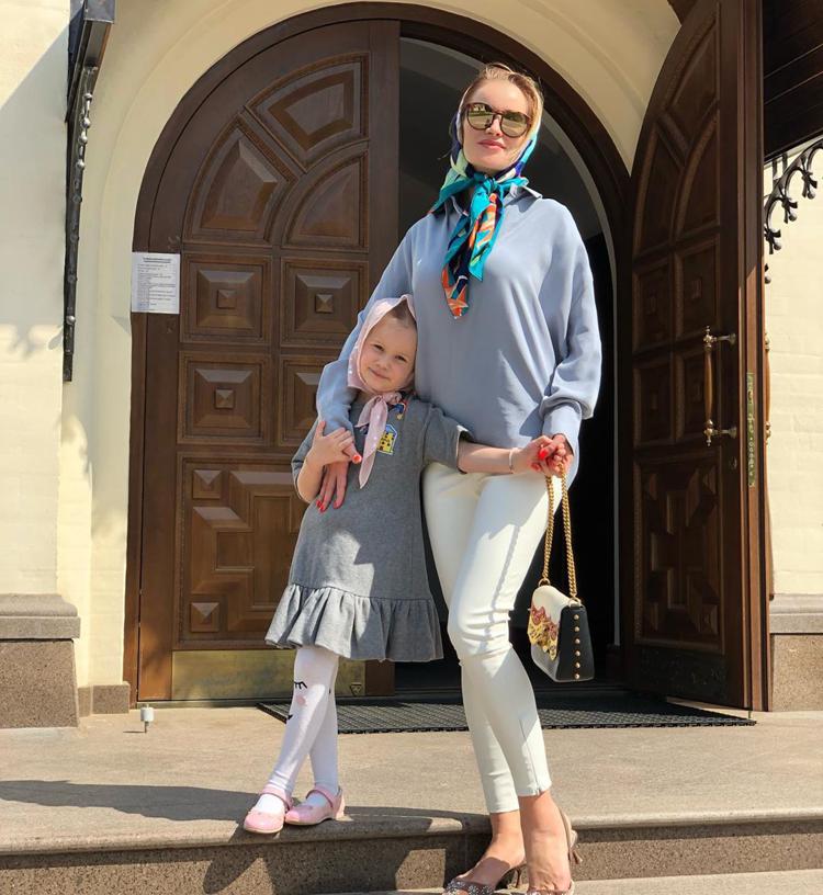 Елена Бушина и ее дочка 