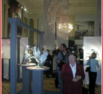 Дон Кихот утопал в букетах цветов