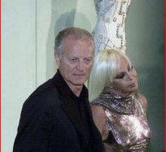 Скандал вокруг финансового положения Versace