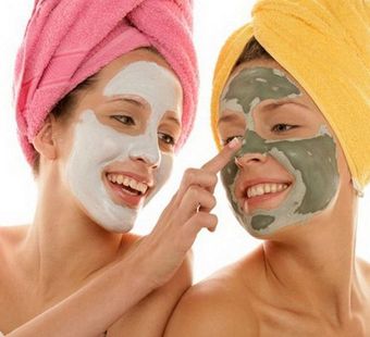 Последний тренд Инстаграм: звезды на фото в косметических масках для лица