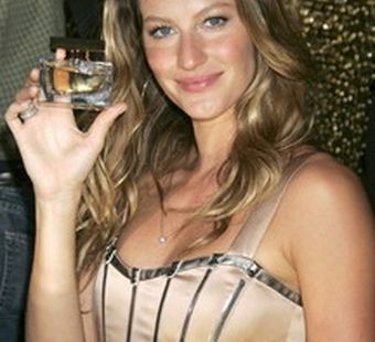 Жизель Бундхен – лицо Max Factor