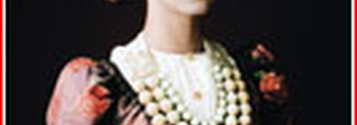 Алена Ахмадуллина. Десятая коллекция будет в Париже