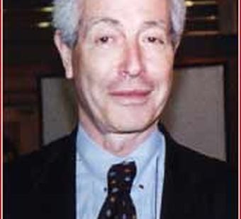 Глава Французской федерации моды выступает против интернета