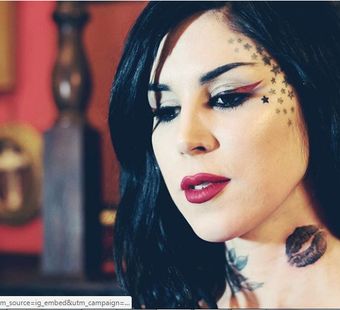 Новый тренд Инстаграм – татуировки на лице (фото)
