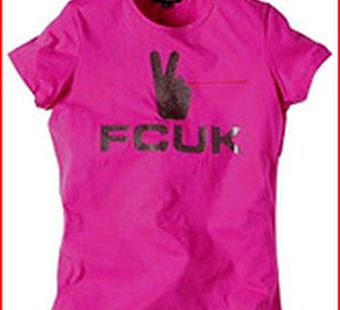 FCUK издевается над кляузниками