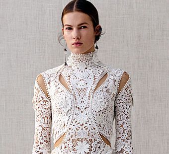 Мода лето 2018: модные тенденции Alexander McQueen Pre-Fall 2018 - свадебные платья, коктейльные костюмы, фото